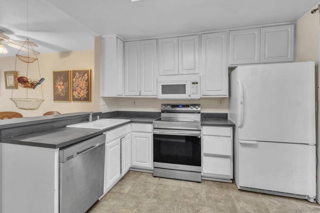 San Diego, CA 92119,6624 Bell Bluff San Diego, CA 92119 #B