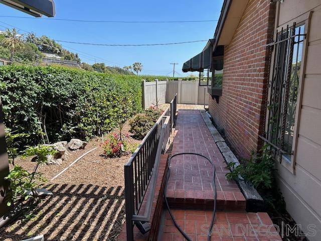 San Diego, CA 92117,3154 Lloyd St