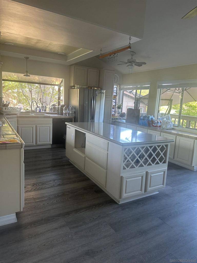 Escondido, CA 92026,431 Windyridge Glen