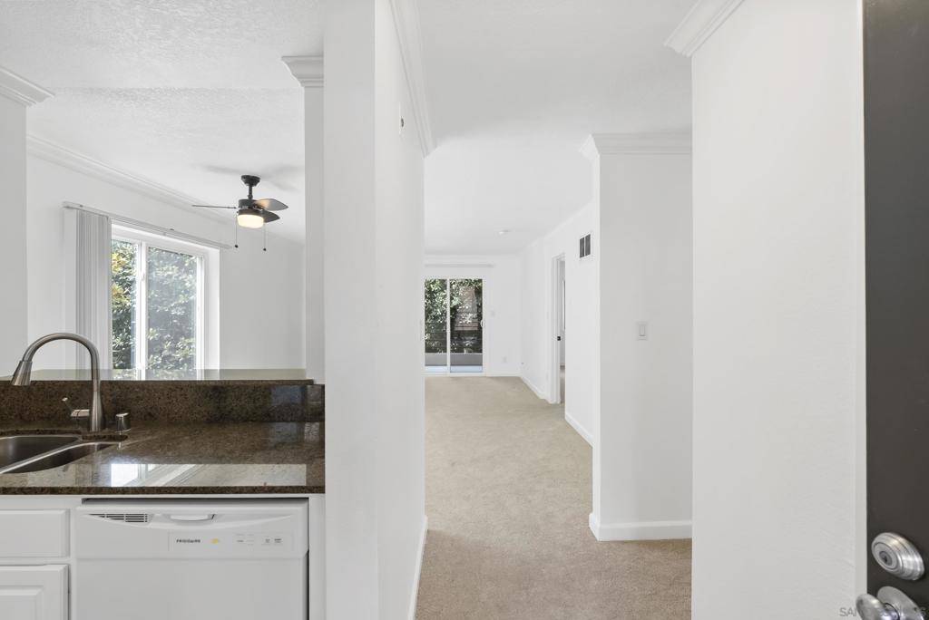 San Diego, CA 92122,7425 CHARMANT DR #2614