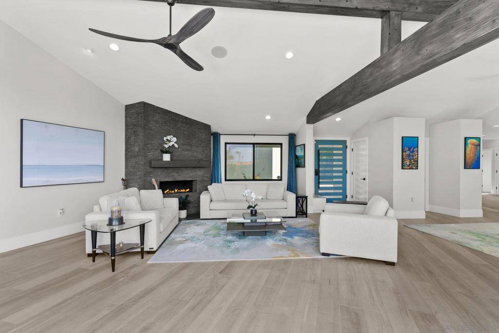 La Jolla, CA 92037,7982 Roseland Dr