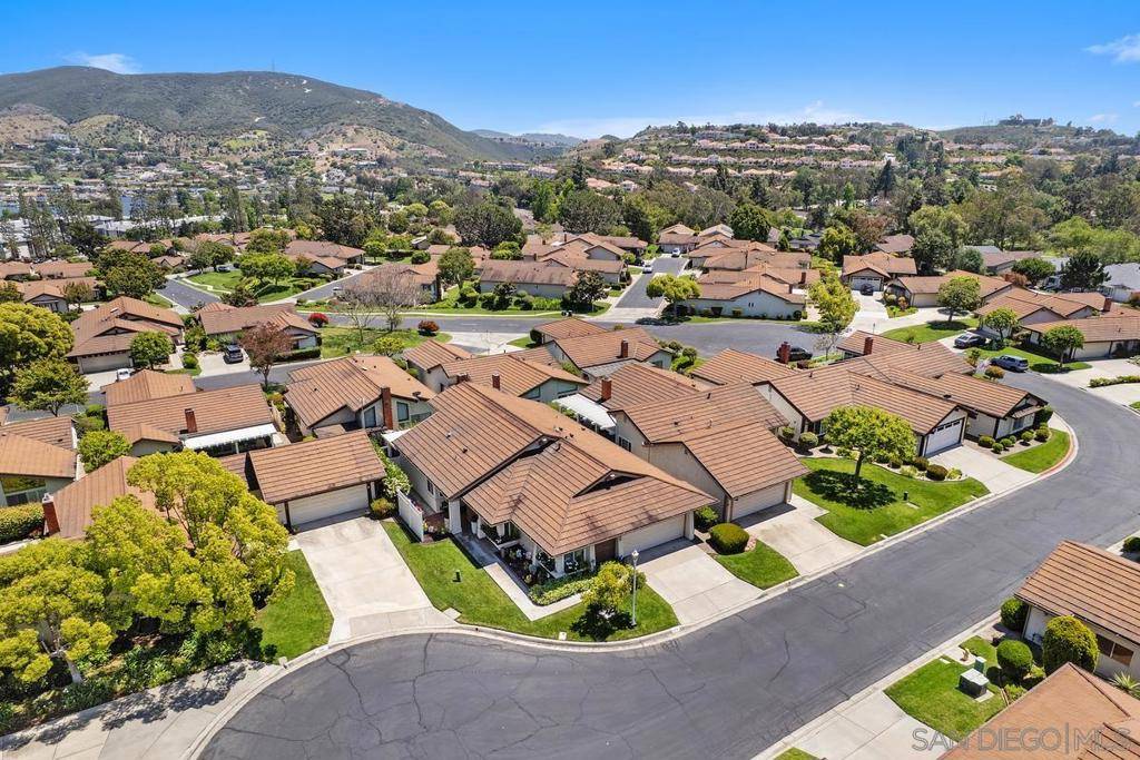 San Marcos, CA 92078,1776 Calle Del Arroyo