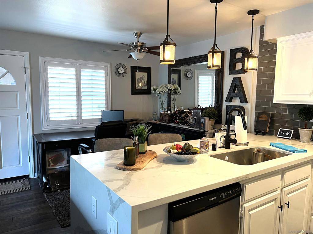 Carlsbad, CA 92009,6970 Ballena Way #55