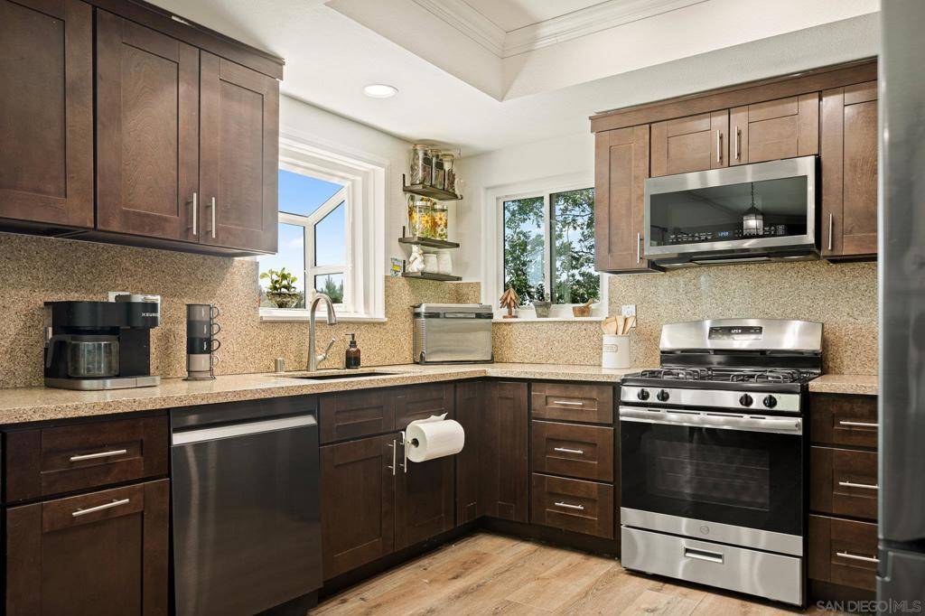 1141 Grass Valley Road Lake Arrowhead, CA 92352