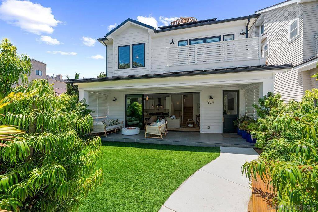 Coronado, CA 92118,924 D Avenue