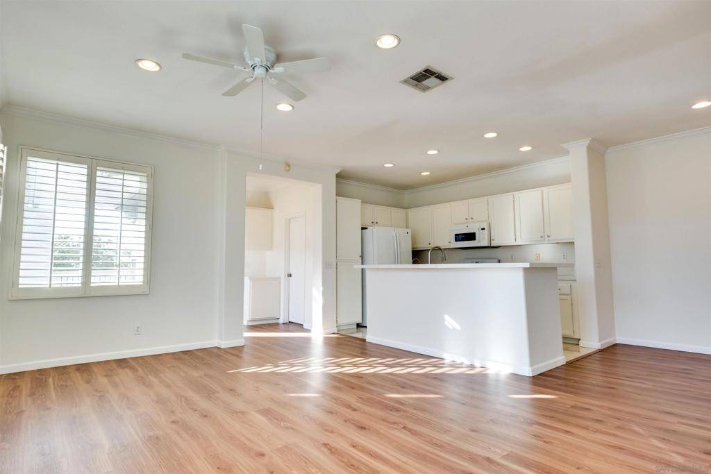 San Diego, CA 92131,10948 Ivy Hill Dr #8