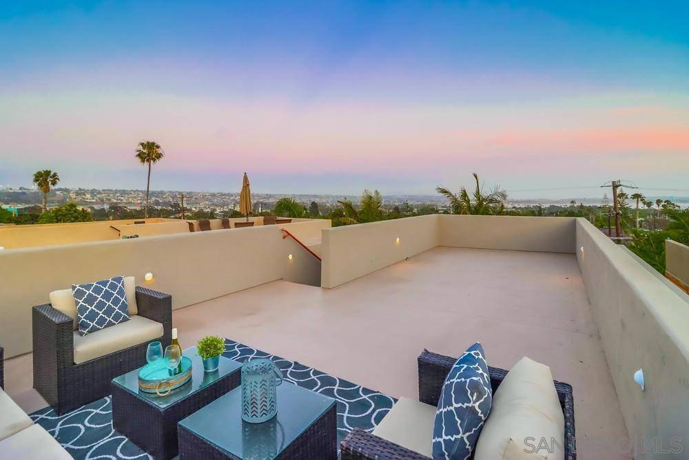 San Diego, CA 92109,2318 Chalcedony St