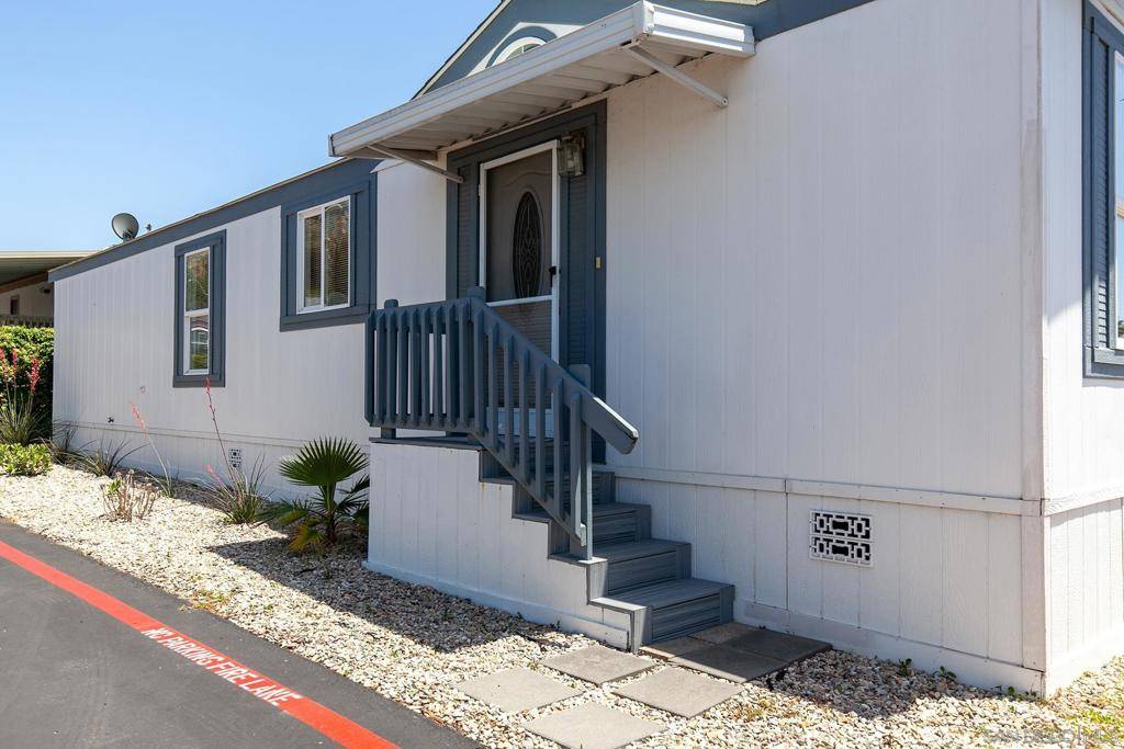 Poway, CA 92064,14093 Pomegranate Ave #216