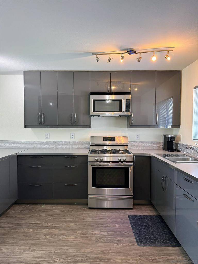 Imperial Beach, CA 91932,173 Palm Ave