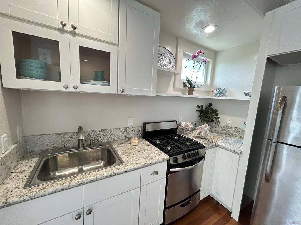 Cardiff By The Sea, CA 92007,2510 Montgomery #B