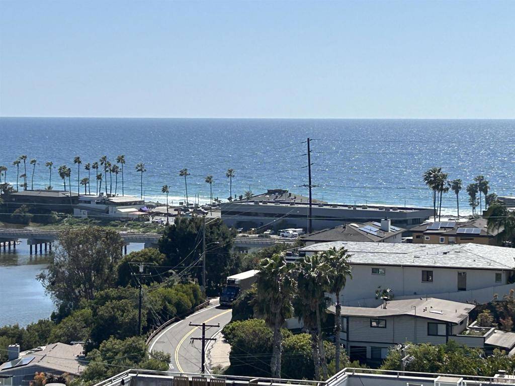 Cardiff By The Sea, CA 92007,2510 Montgomery #B