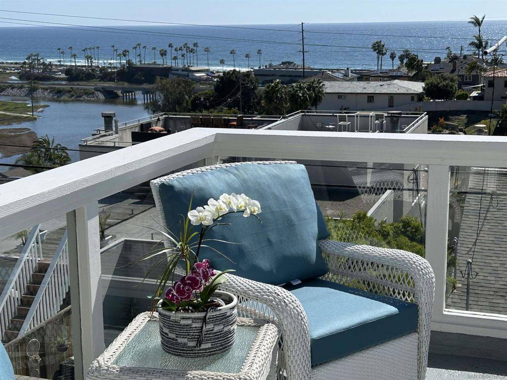 Cardiff By The Sea, CA 92007,2510 Montgomery #A