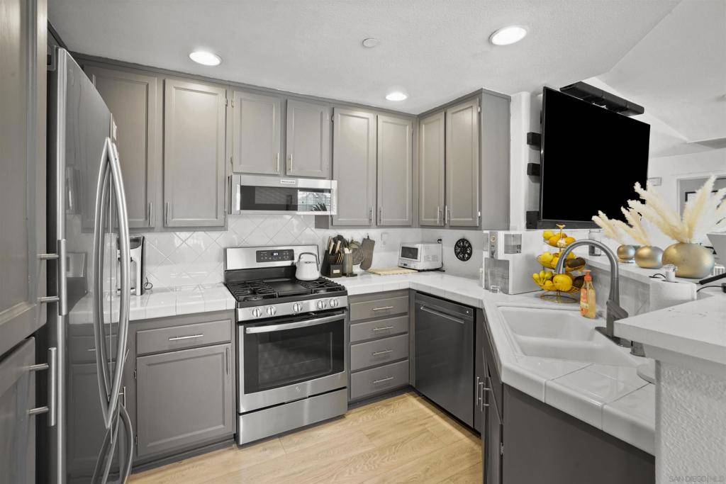 San Marcos, CA 92078,802 Azalea Ave
