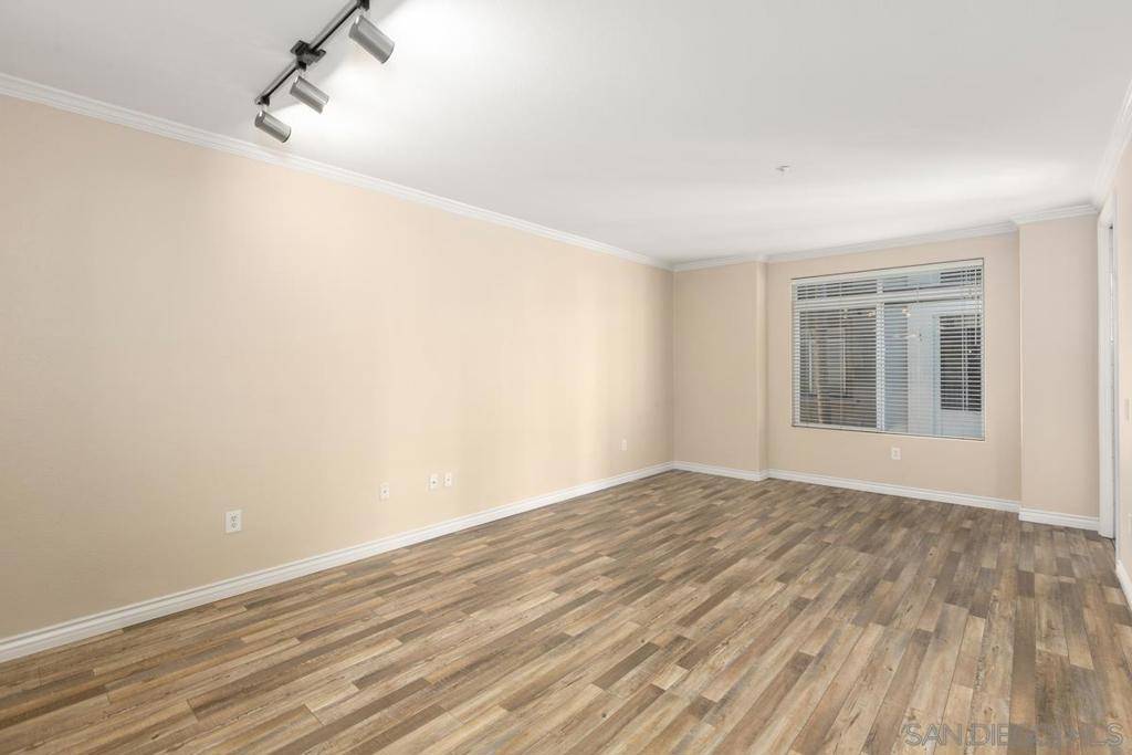La Jolla, CA 92037,4165 Executive Dr #F208