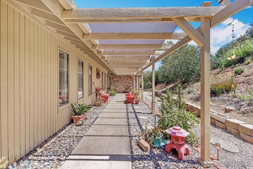 Alpine, CA 91901,3176 Via Viejas