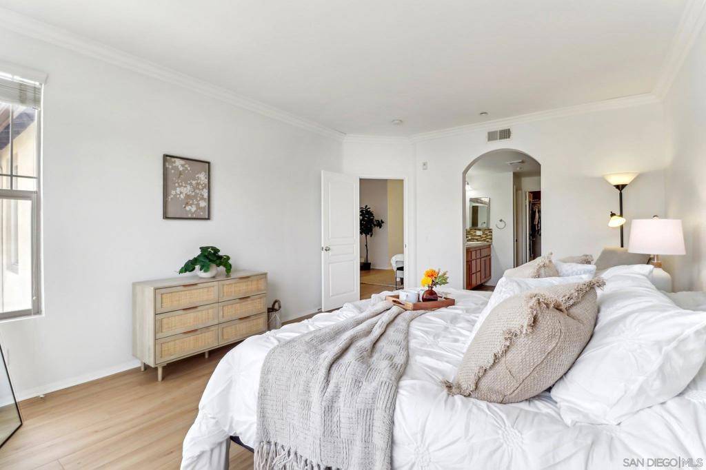 San Diego, CA 92108,8301 Rio San Diego Dr #26