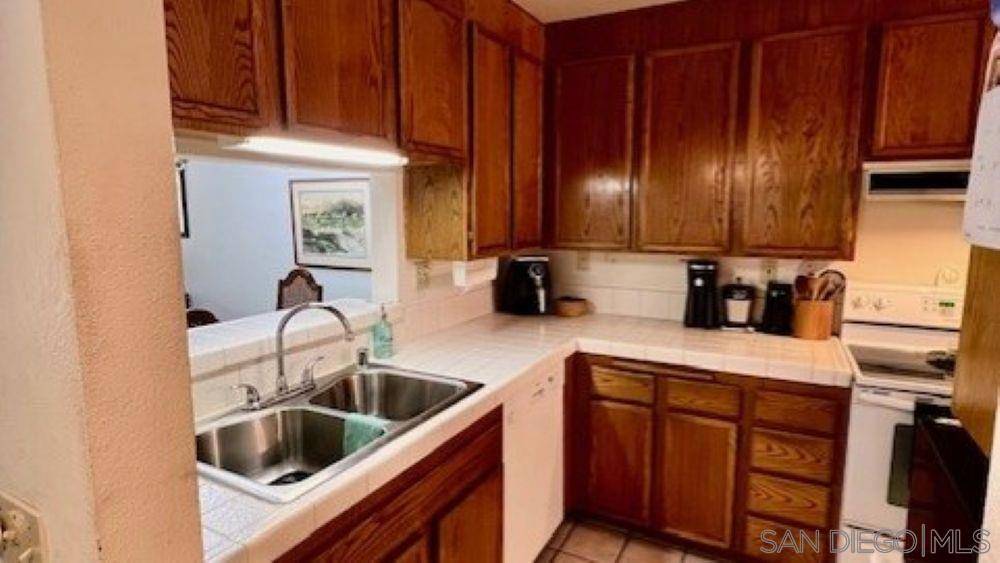 San Diego, CA 92119,7255 Navajo Rd #C160