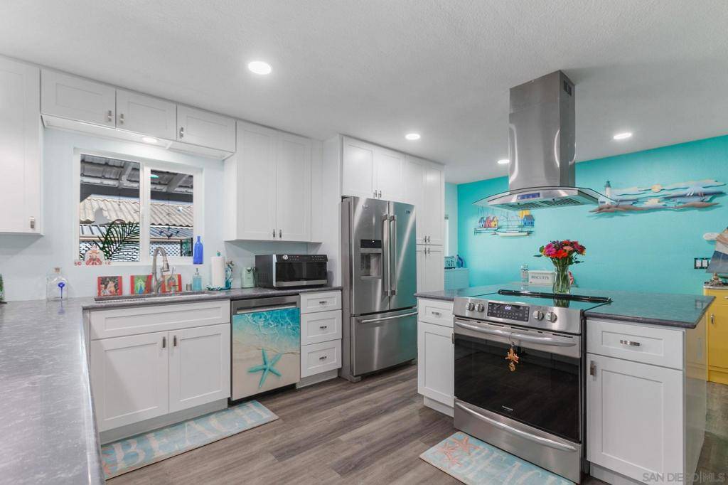 Ramona, CA 92065,1212 H St #187