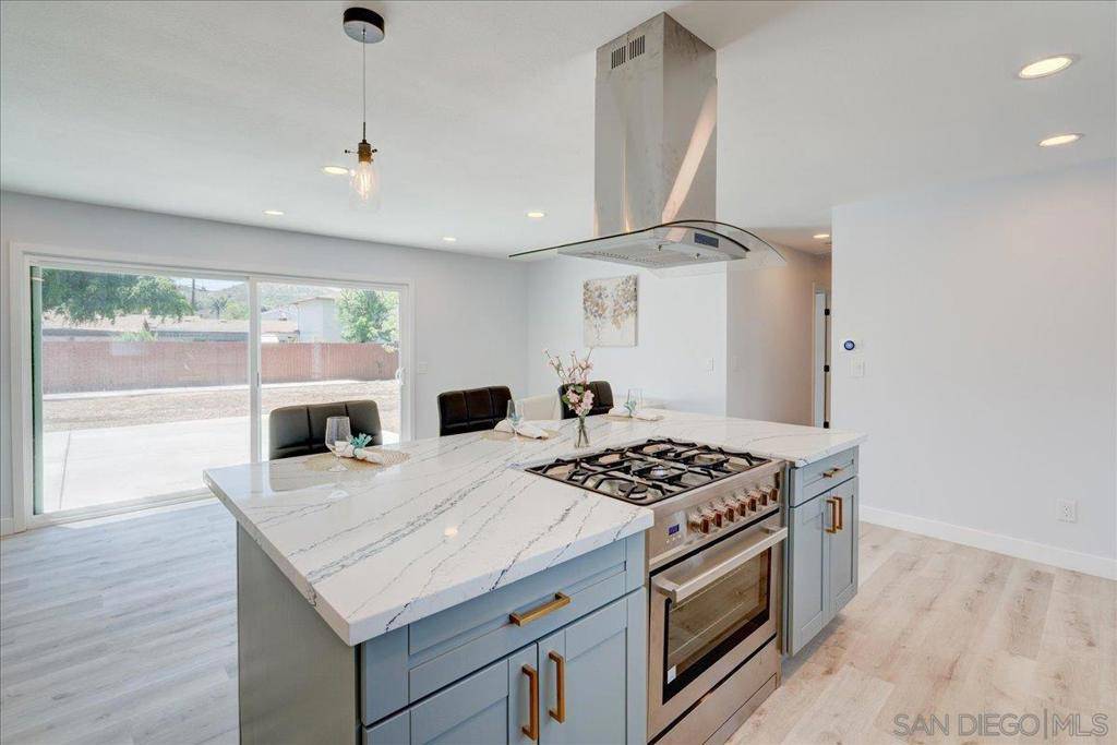 Poway, CA 92064,14543 Kittery St