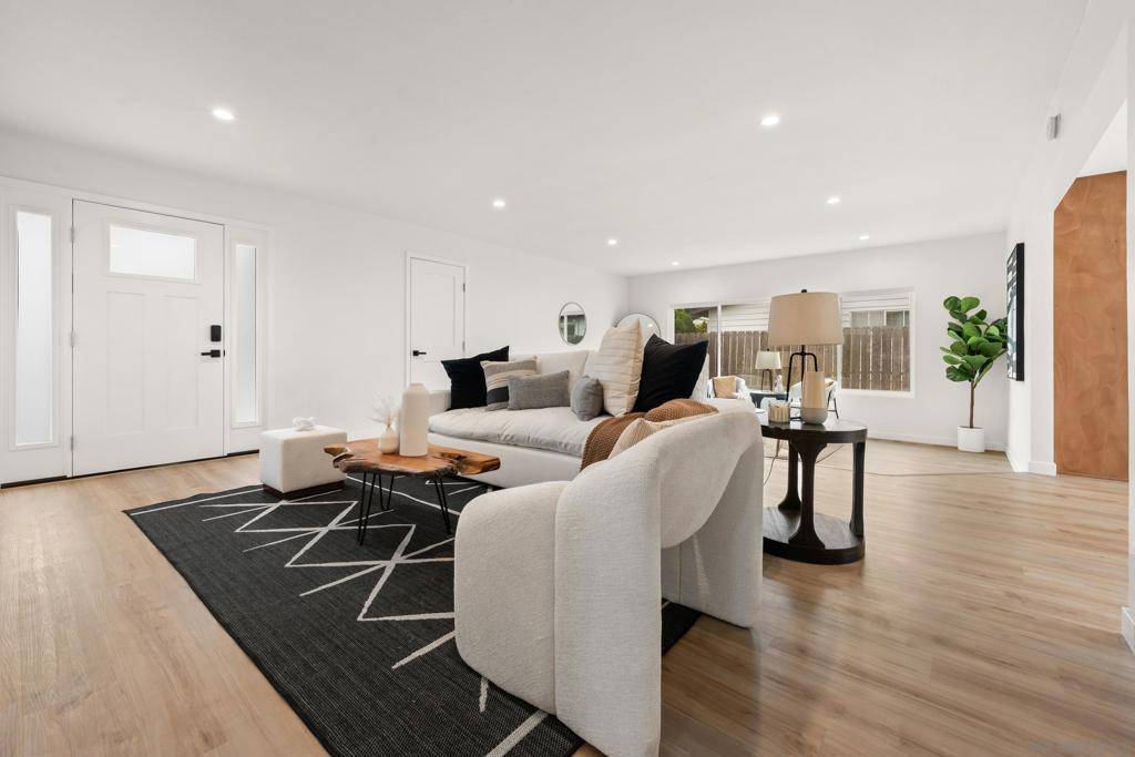 Santee, CA 92071,9134 Inverness Rd