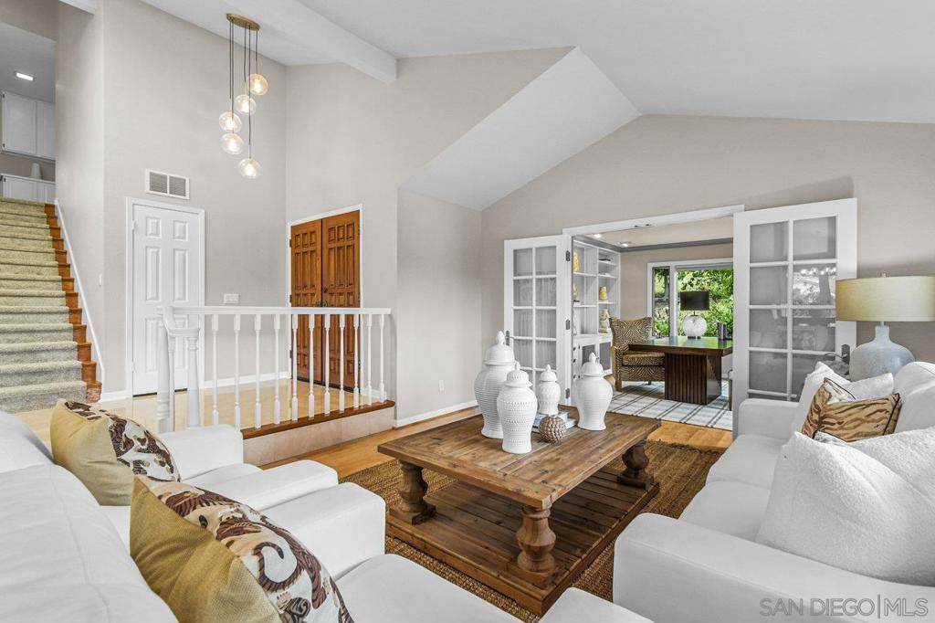 Escondido, CA 92029,3609 Monte Real