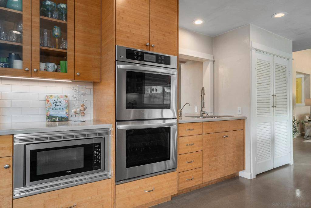Escondido, CA 92029,3213 Avenida Hacienda
