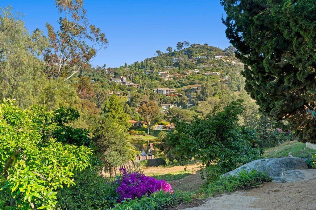 La Mesa, CA 91941,9835 Edgelake Dr