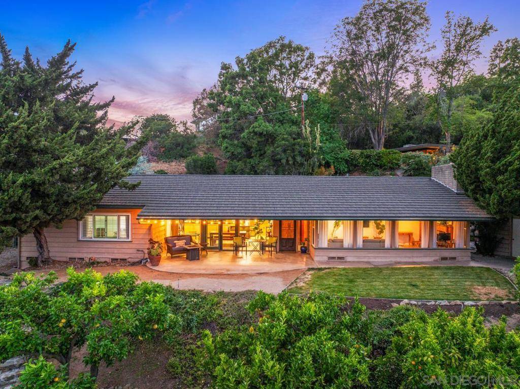 La Mesa, CA 91941,9835 Edgelake Dr