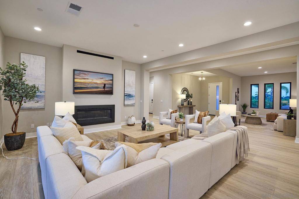 1755 Calle Catalina Escondido, CA 92029