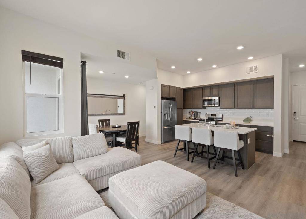 Chula Vista, CA 91915,2040 Mindoro Ln #6