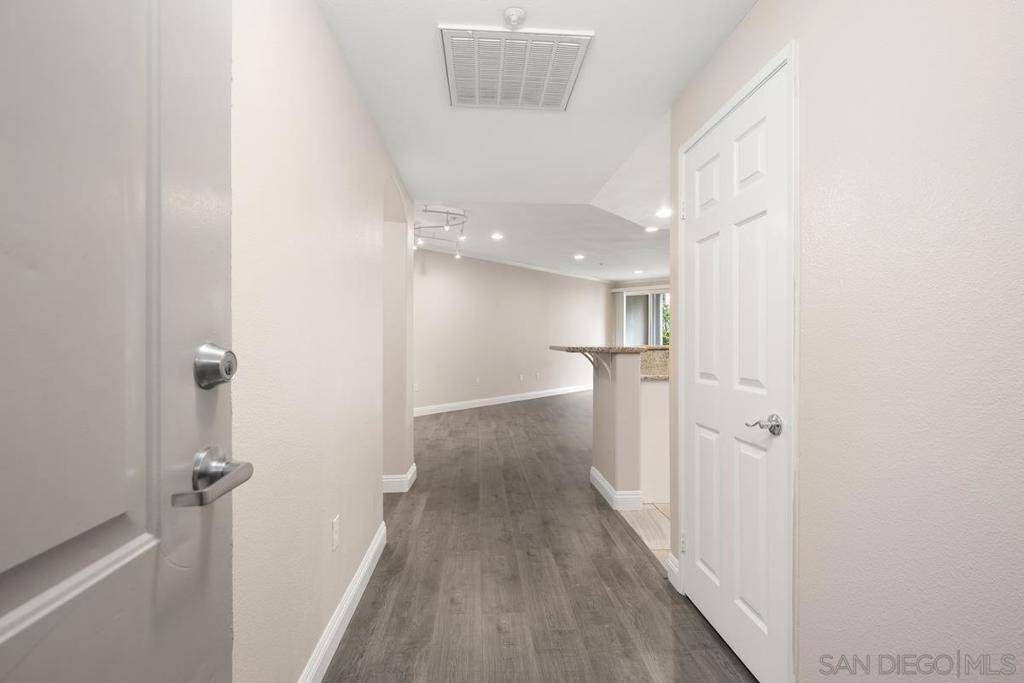 La Jolla, CA 92037,9229 Regents Rd #L124