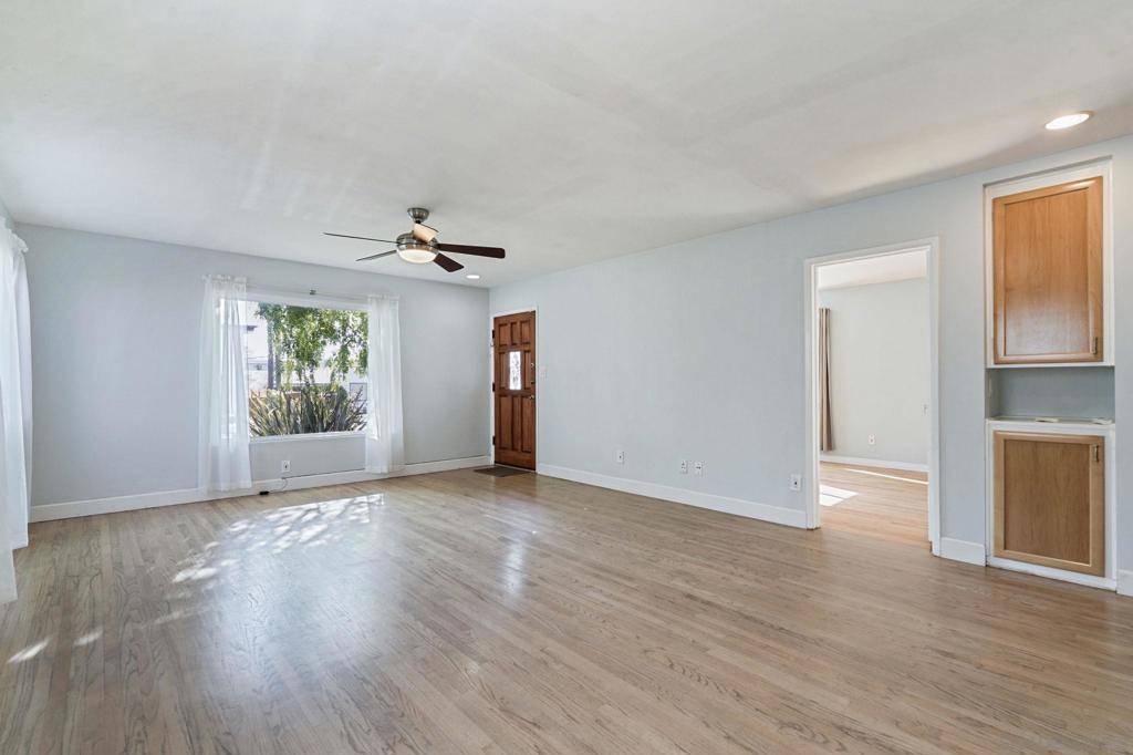 San Diego, CA 92109,5277 Cass St