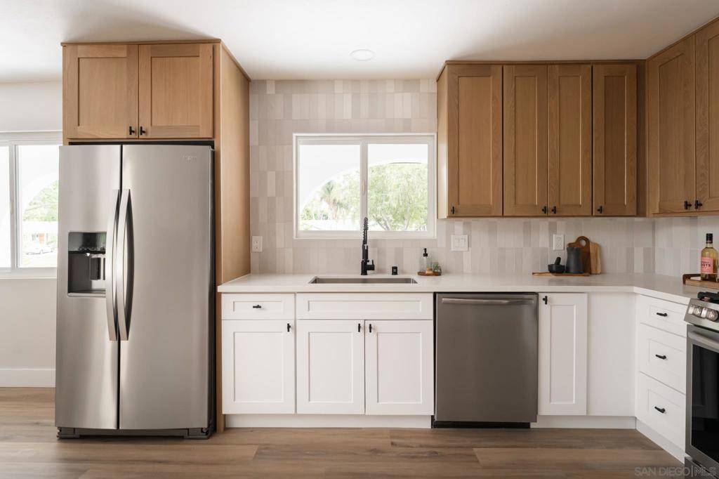 Oceanside, CA 92057,1502 Surrey Ct