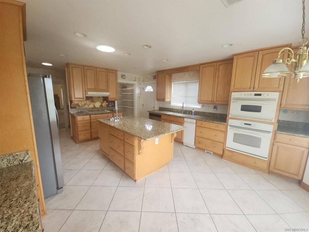 San Diego, CA 92120,6421 Lochmoor Drive