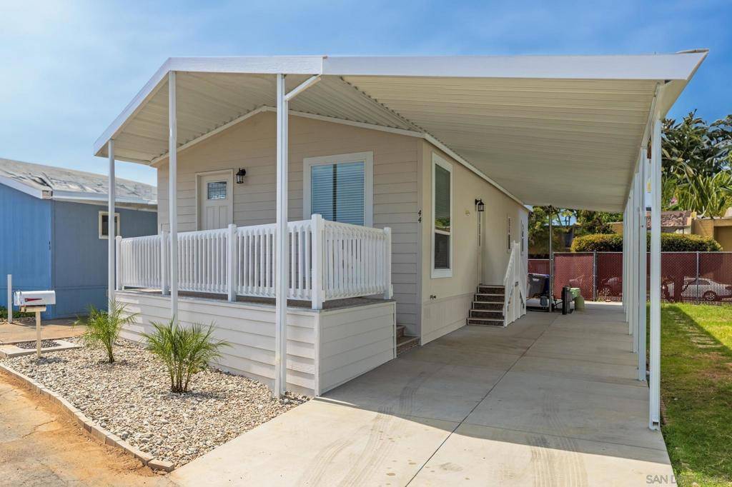 El Cajon, CA 92019,410 S 1st