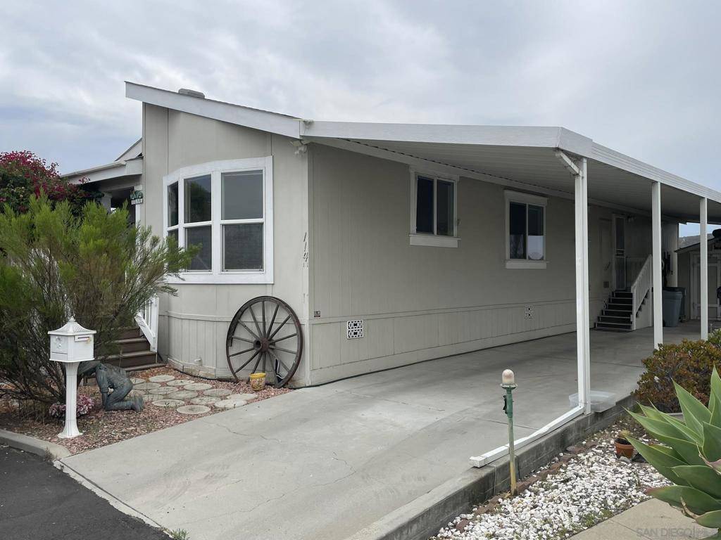 El Cajon, CA 92021,13300 Los Coches Rd. E #114