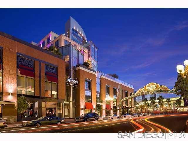 San Diego, CA 92101,207 5Th Ave #701