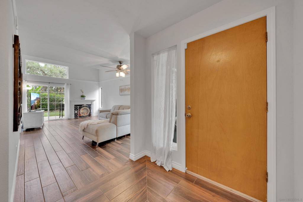 2156 Greencrest Dr El Cajon, CA 92019