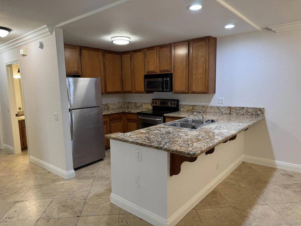 Escondido, CA 92026,1075 N Escondido Blvd #104