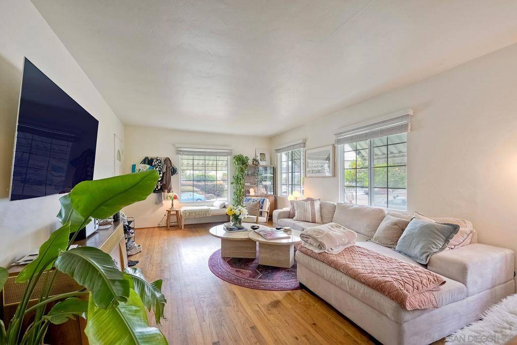 San Diego, CA 92106,1852 Locust St