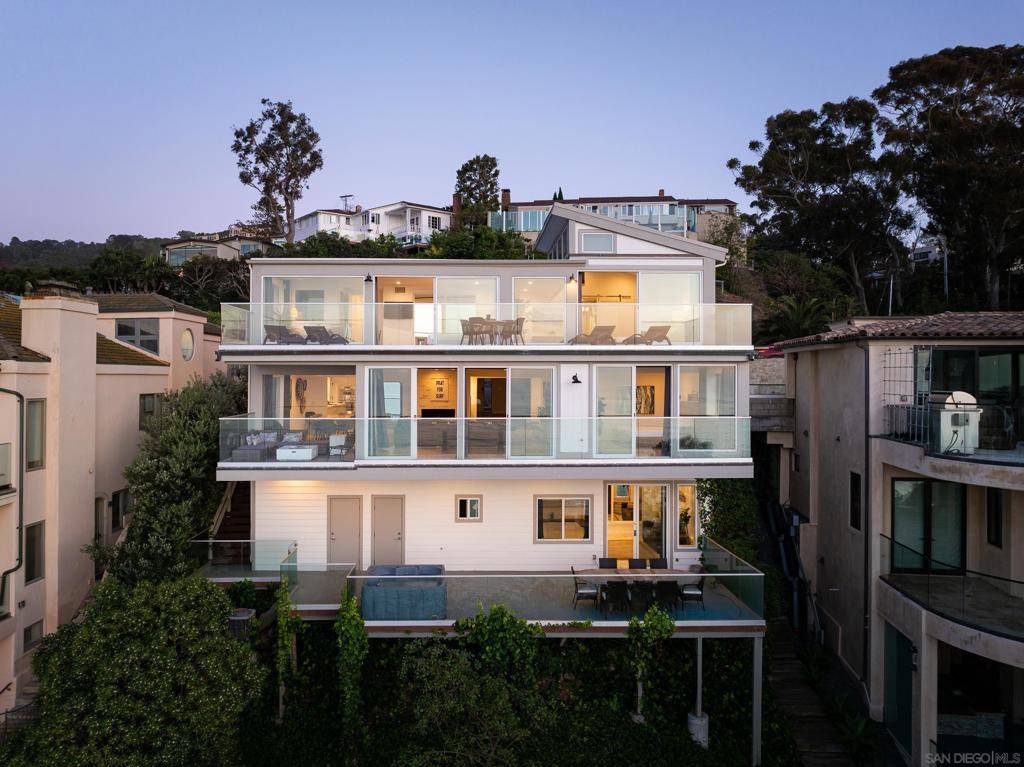 La Jolla, CA 92037,1624 Torrey Pines Rd