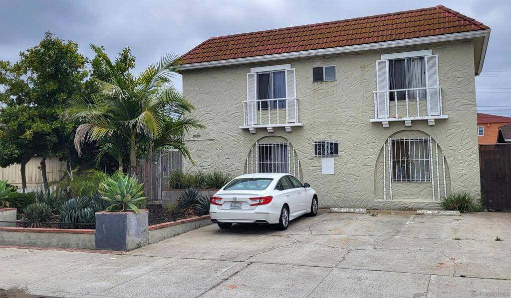 San Diego, CA 92105,4048 Menlo
