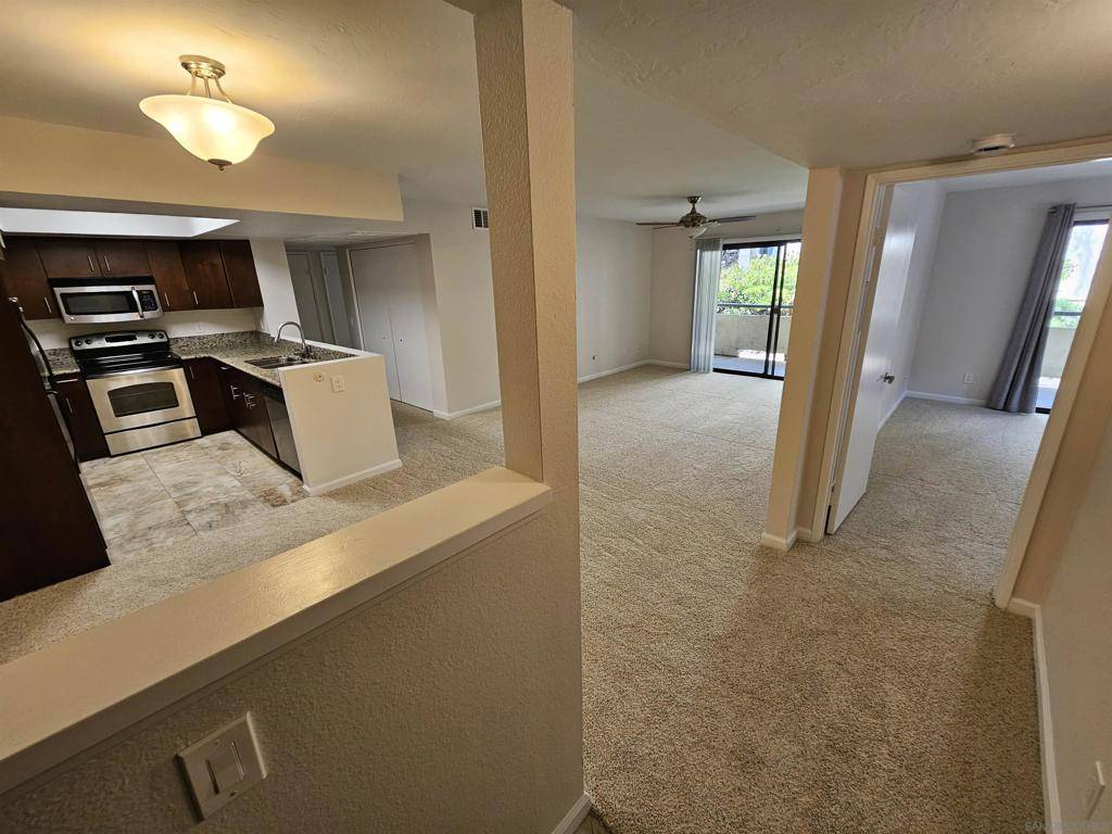 San Diego, CA 92115,5885 El Cajon Blvd #214