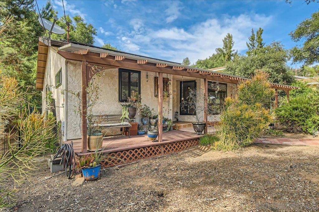 El Cajon, CA 92019,531 Silverbrook Dr