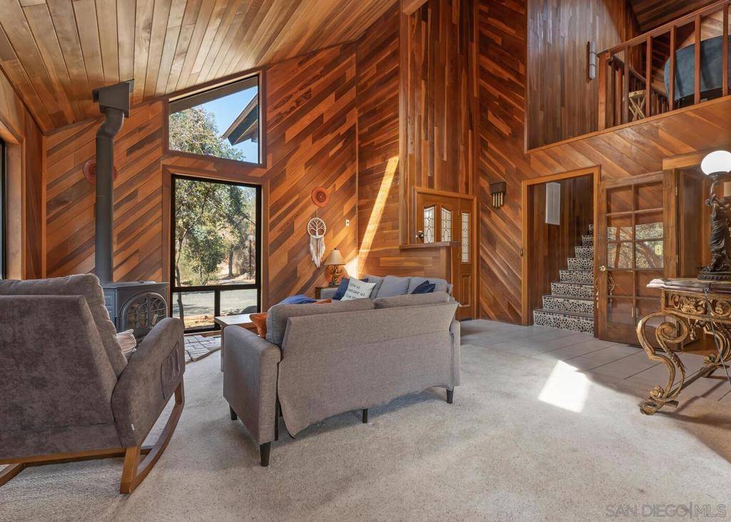 Three Rivers, CA 93271,43812 S Fork Dr