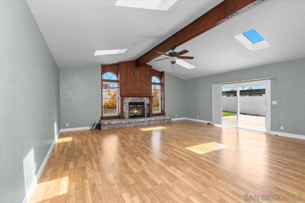San Diego, CA 92123,9522 Fairbanks