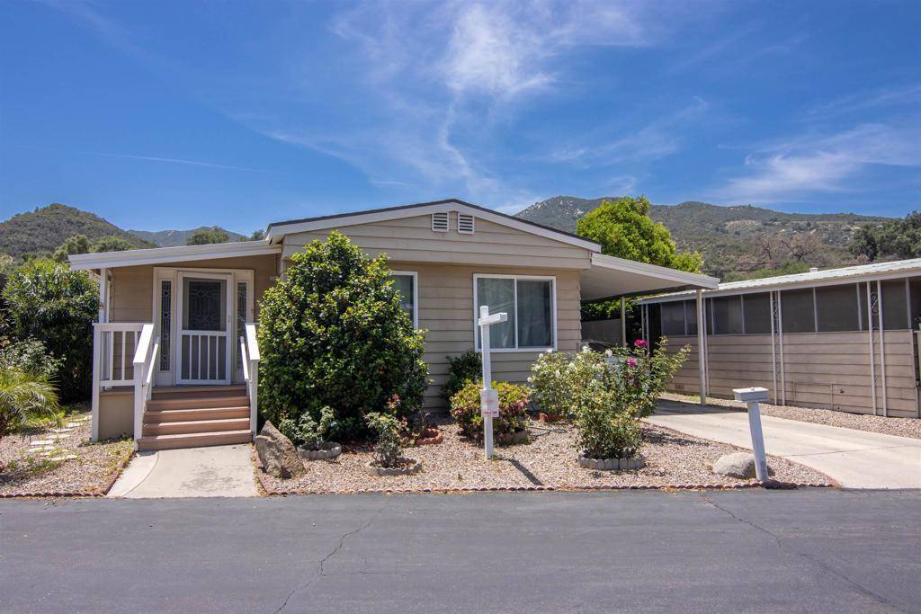 Escondido, CA 92026,8975 Lawrence Welk Dr Spc 45