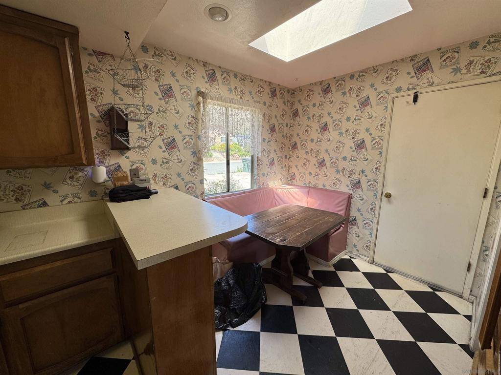 El Cajon, CA 92021,817 Arboleda Rd