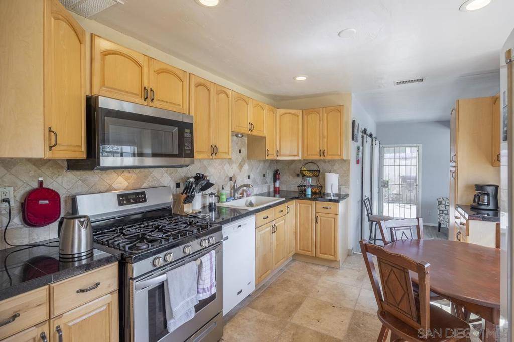 San Diego, CA 92115,4033 Loma Alta Dr