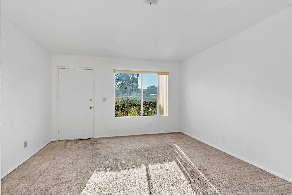 Santee, CA 92071,10258 Carefree Dr